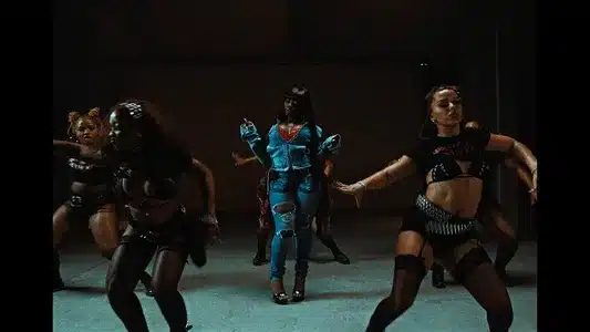 Big Mama Lyrics English Translation: Jeunesse Dorée | Guy2Bezbar