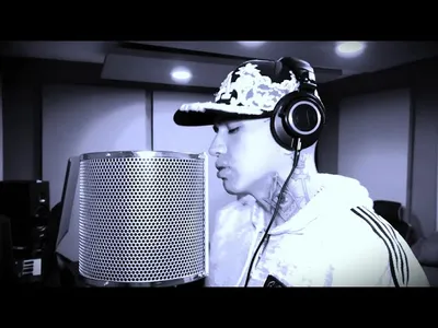 Cacería Lyrics {English Meaning} - Enayy | Omarcito Glock