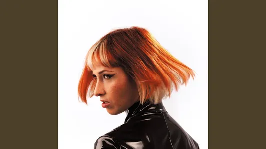 Champagne Lyrics Translation | Millénium | Suzane