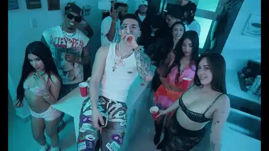 Cómo Estás Lyrics With English Translation – Michael Flores | Rowma