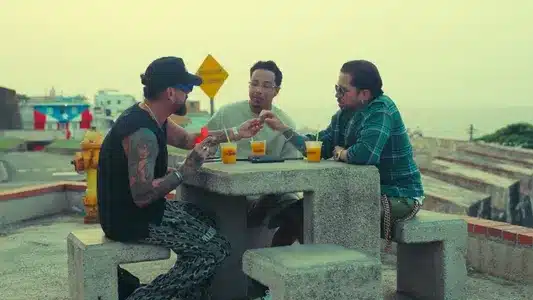 Cómo Pretendes Lyrics Meaning: Moonlight | De La Ghetto