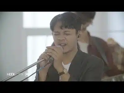 Dari Kemarin Lyrics Translation (in English): Atlesta