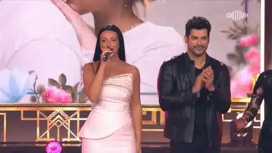 Девочки Он Занят Lyrics {English Translation} | Тамара Кутидзе