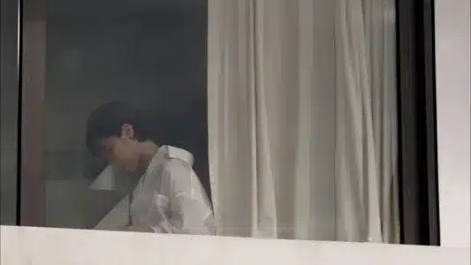 Điều Đẹp Nhất Về Tình Yêu Lyrics English Meaning — Trong | Trang