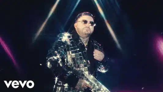 Discontrol Lyrics Meaning – Petacona | Esau Ortiz