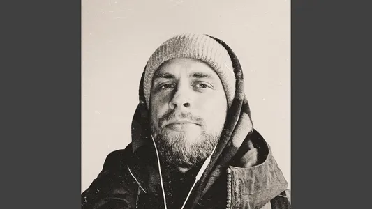 Freund & Feind Lyrics (with English Meaning) – Alix Oder Nix