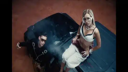 Horas De Reloj Lyrics Meaning: De Moda | Jayrick | Yng Naz