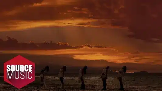 Hot Lyrics (with English Meaning) – Le Sserafim