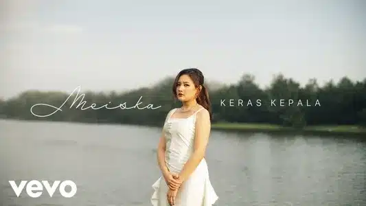 Keras Kepala Lyrics English Meaning | Hanya Figuran | Meiska
