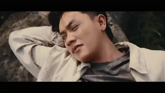 Masih Seperti Dulu Lyrics Translation (in English) | Kenriz