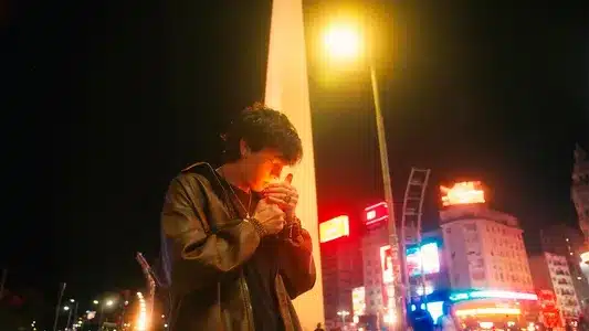 Me Empilcho Piola Y Me Perfumo Lyrics English (with Translation) | Evan Bitz | Natán