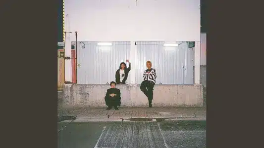 Melodies Lyrics English (with Translation): Halley