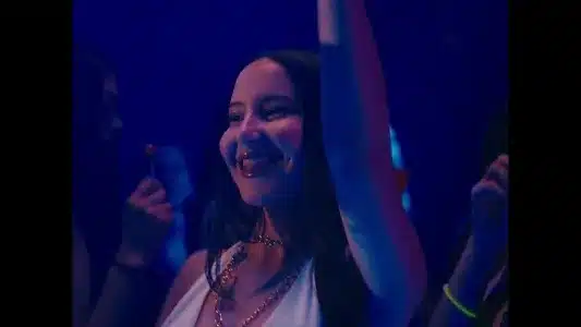 Mujeres Solteras Lyrics With English Translation — Gino Mella | Loyaltty