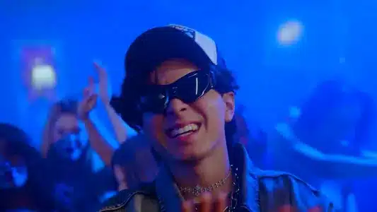 Pacas Y Pacas Lyrics English (Translation) — Fend | Hector Vargas