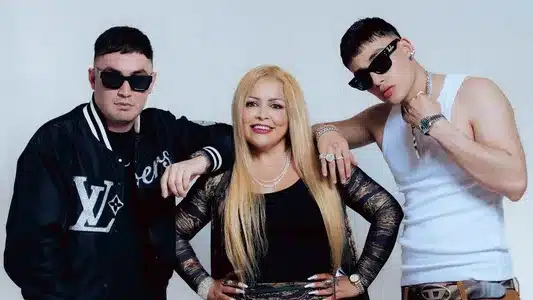 Papi Chulo X Mali Lyrics {English Translation}: El Malilla | Lorna