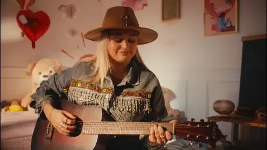 Plus De Place Pour Ta Peine Lyrics Translation – Eloïz | Eloïz