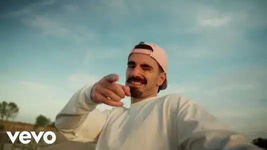 Quem Tem O Teu <3 Lyrics Translation – Pequenos Gigantes | Satiro