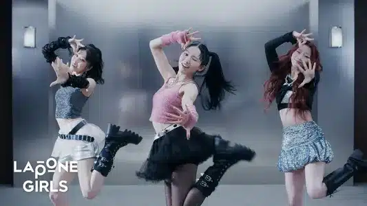 Super Luna Lyrics English Meaning - Phase | Is