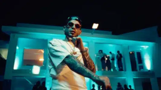 Te Capie Lyrics English Translation - Underwater | Dei V