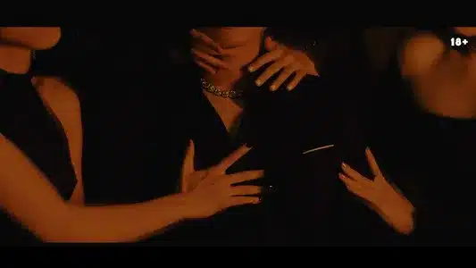 Thiên Thần Ác Quỷ Lyrics {English Translation} — Low G