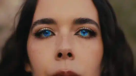 Trovoada Lyrics (English Meaning): Brisa