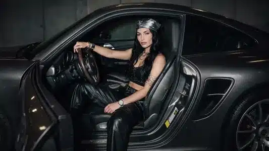 А Я Приличная Lyrics (English Meaning): Liranov | Руслан