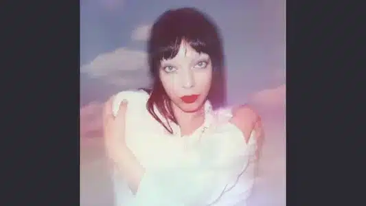 A Mi Nube Lyrics Meaning (in English) - Lisa Maria