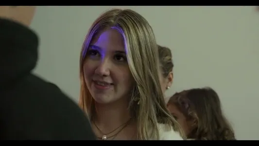 Amor Antigo Lyrics (with English Meaning) | Os Alentons