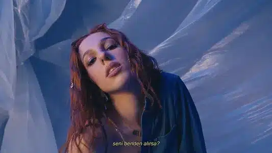 Başka Bi̇Ri̇ Lyrics Translation (in English): Selin | Selin Gecit