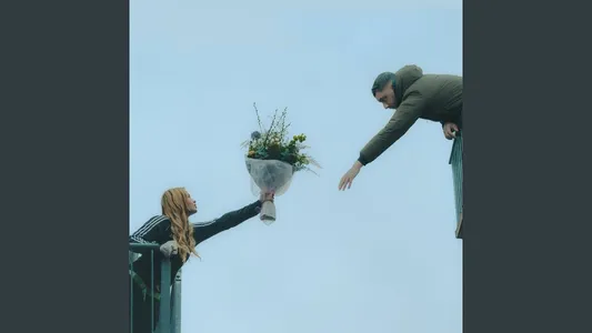 Bliv Hvor Du Er Lyrics English (Translation) | Artigeardit | Rosa