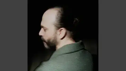 Burda Bitti Mi Lyrics [English Meaning] – Can Güngör