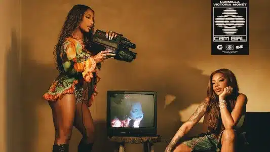 Cam Girl Lyrics & Translation: Fragmentos | Ludmilla | Victoria Monét