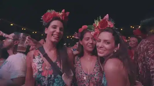 Carnavália Lyrics [English Translation] - Bailinho De Quinta | Liza Lou