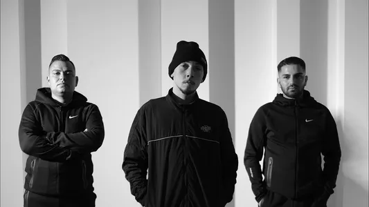 Daha Fazla Hızlı Lyrics English (with Translation) – Gazi | Pois