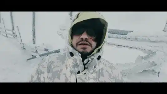 İŞte Böyle Yanıldım Lyrics Translated to English – Ahiyan