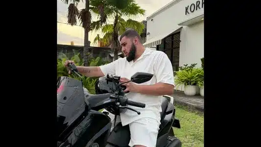 Лёгкий Ветер Lyrics [English Translation] - Rambl