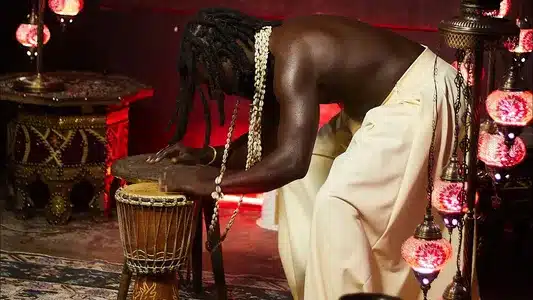 Macho Tu English Translation and Lyrics – Nviiri The Storyteller