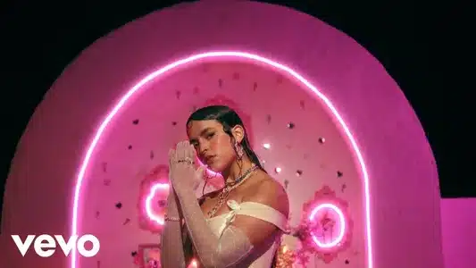 Nuestra Canción Lyrics Meaning – Lo Que No Te Dije | Gale