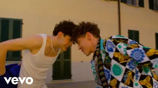 Popolare Lyrics {English Meaning} — Michele Bravi | Mida