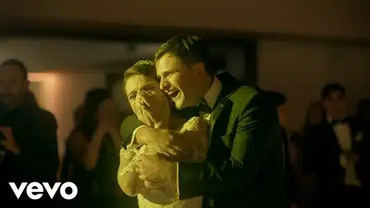 Que Suerte Tenerte Lyrics English Meaning | Tropicalia | Fonseca