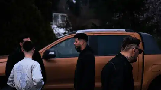 Sensiz Lyrics Translated to English: Organize | Waxy