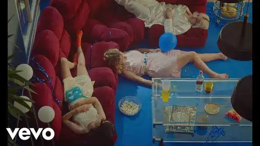 Si Quieres Lyrics [English Meaning] | Cariño