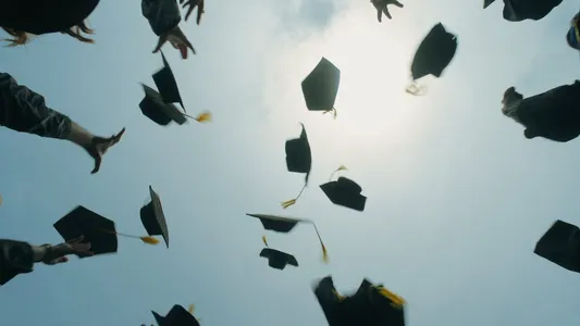 Tujuh Belas Lyrics Translation – Manusia | Tulus