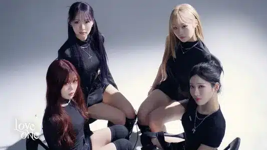 Unica Lyrics English (Translation) - Loveone