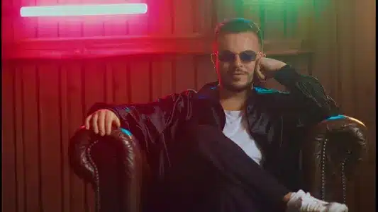 Via Partenope Lyrics With English Meaning - Andrea Sannino