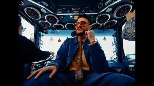 Yardım Et Lyrics (with English Meaning) | Umur Doma