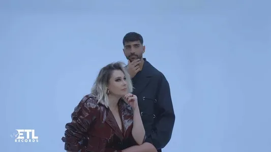 Yüreğimden Lyrics Translated to English - Amo988 | Funda Arar